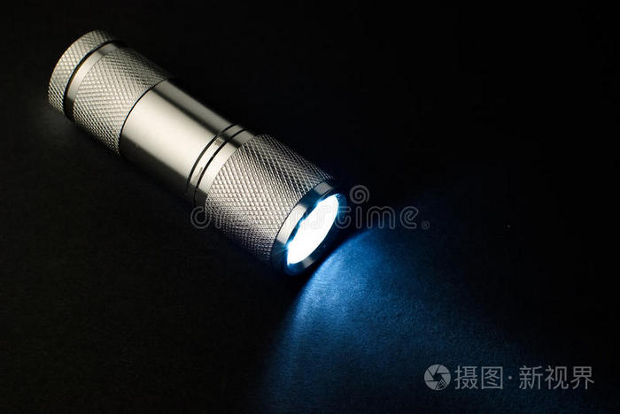 手机电筒下载并安装免费_下载手机手电筒_电筒app下载