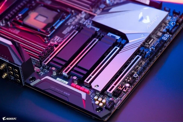 pci-e×16接口_接口pciegen.3×4_pcie接口什么样子