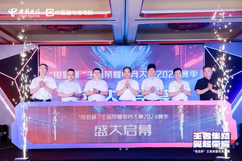 格斗剑推荐手机游戏用什么软件_用剑格斗的手机游戏推荐_用剑格斗的游戏